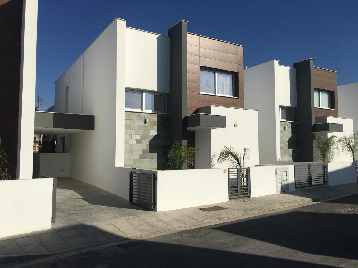 Mobina Villas ラルナカ エクステリア 写真