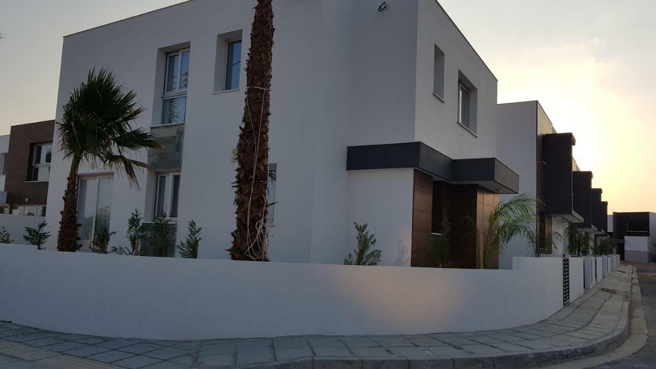 Mobina Villas ラルナカ エクステリア 写真